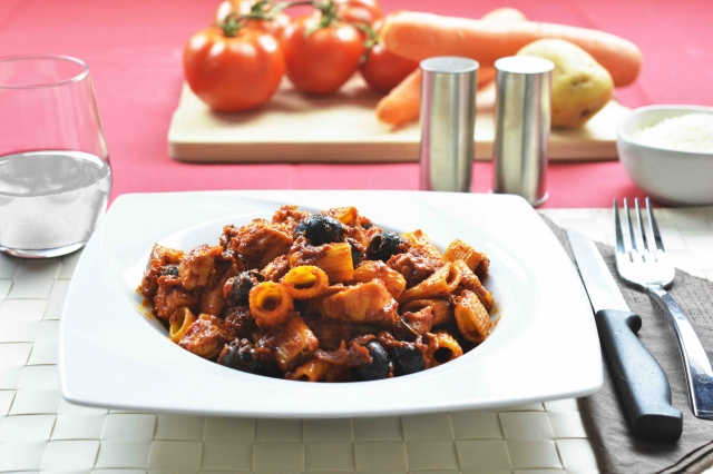 CHICKEN CACCIATORA & PASTA HALAL